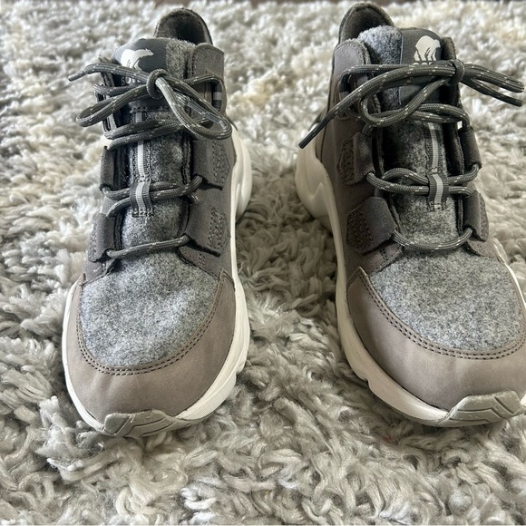 Sorel Kinetic Rngd Caribou Boot in Gray sz 7.5 - Picture 3 of 6